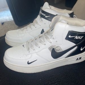 Barley worn, high tops\ mids